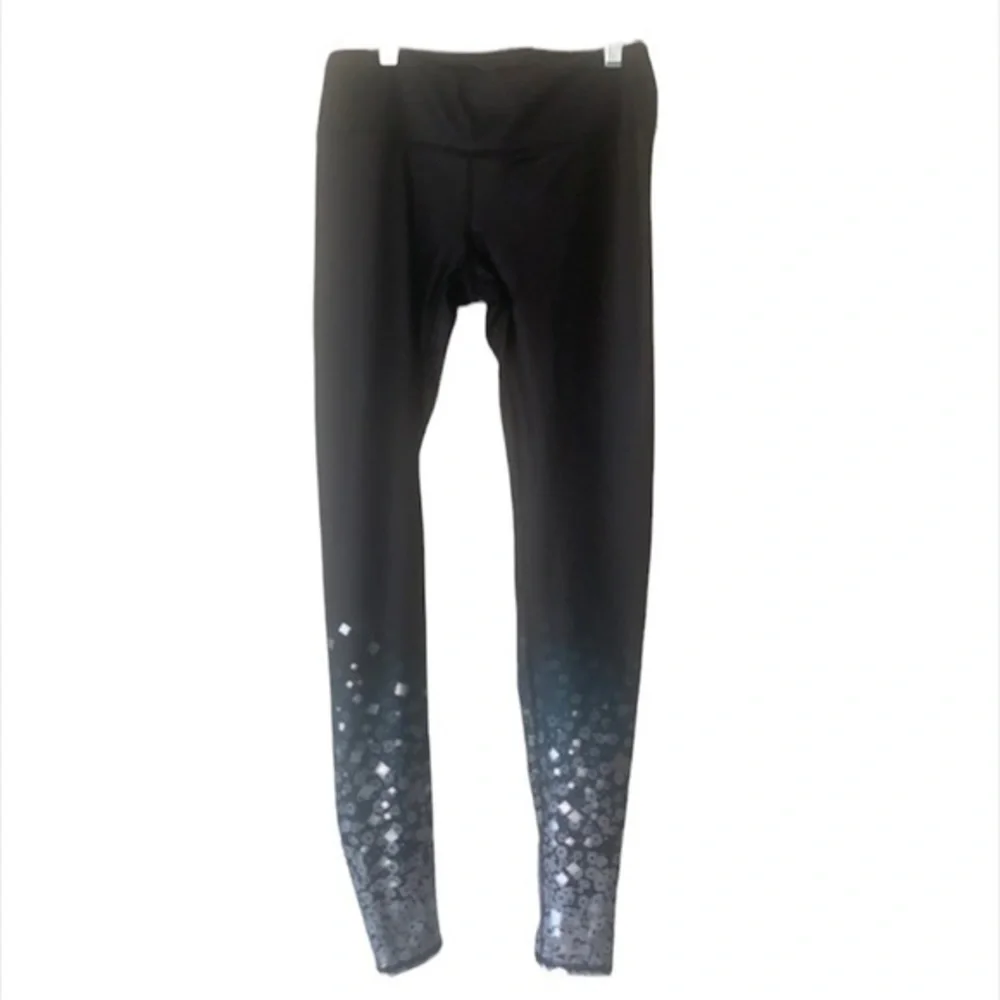 ALO Yoga leggings in Airbrush Brilliance in size Medium